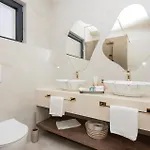 Cozy In With Heated Swimming Pool Makarska