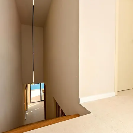 別荘 3 Bedroom Beautiful In マカルスカ