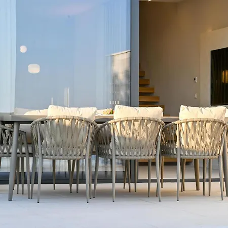 3 Bedroom Beautiful In *