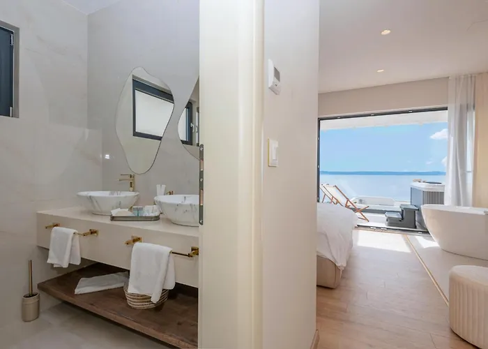 3 Bedroom Beautiful In Semesterbostad *