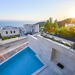 Сasa de vacaciones Cozy In With Heated Swimming Pool *