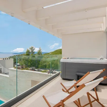 In With Heated Swimming Pool Ferienhaus