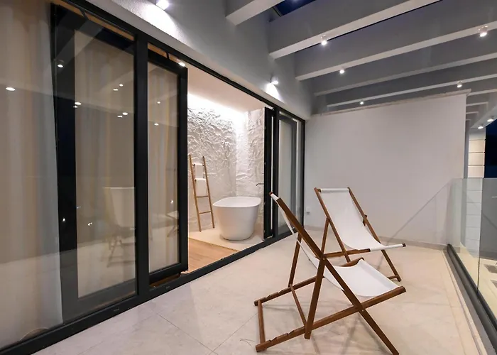 Holiday home 3 Bedroom Beautiful In Makarska