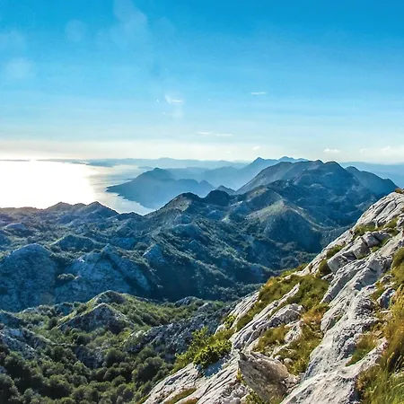 3 Bedroom Beautiful In Holiday home